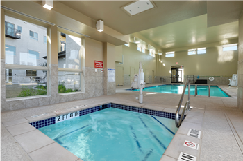Indoor saltwater pool & spa